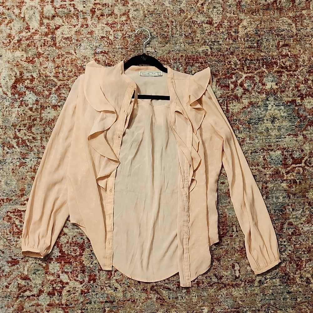 Abercrombie & Fitch Elegant Blouse with Ruffle Details